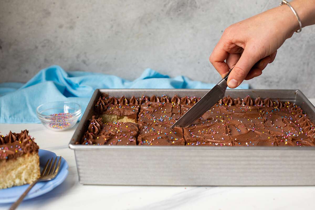 how-to-bake-a-cake-on-a-sheet-pan