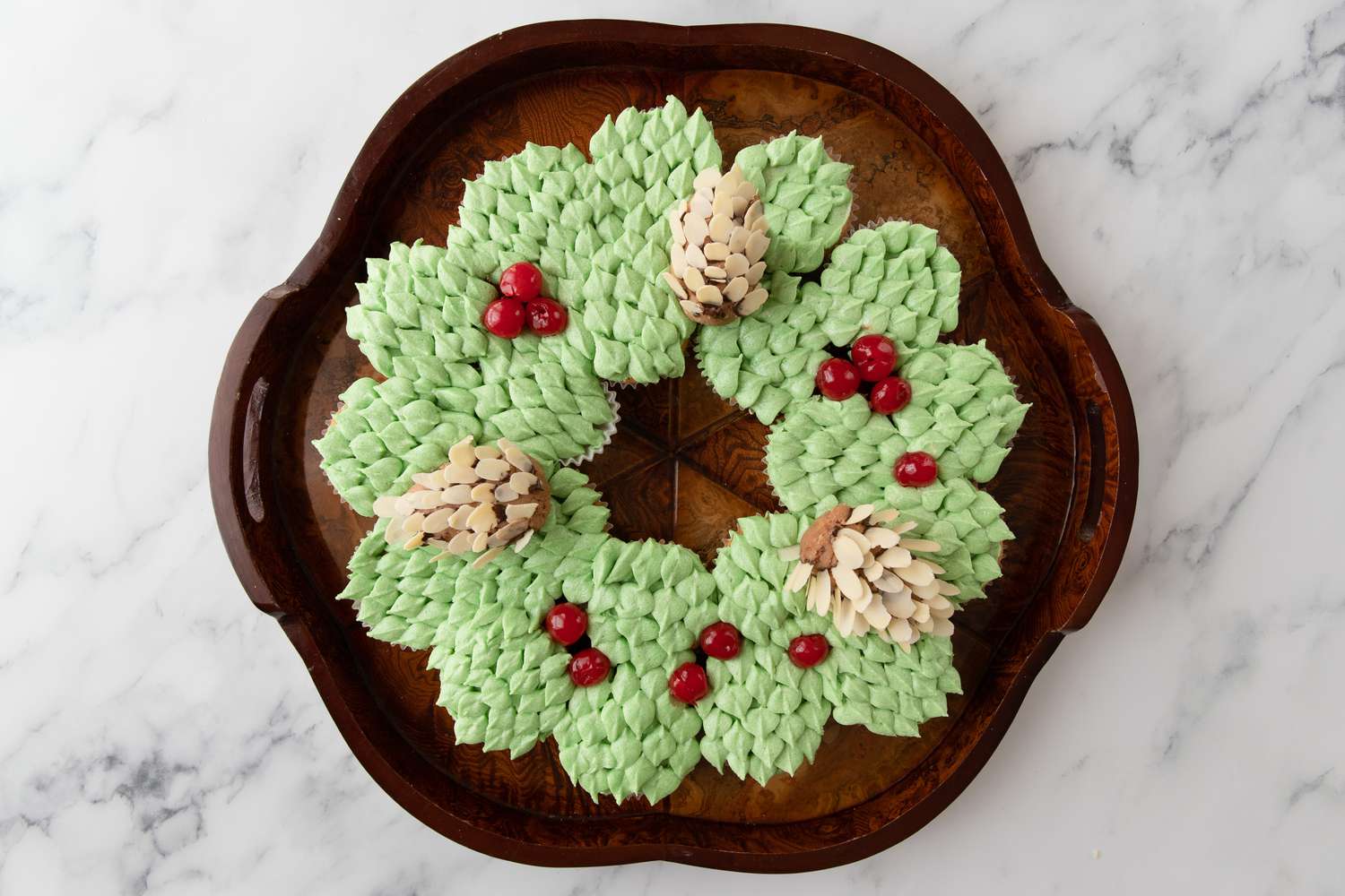 how-to-bake-a-christmas-wreath-cake