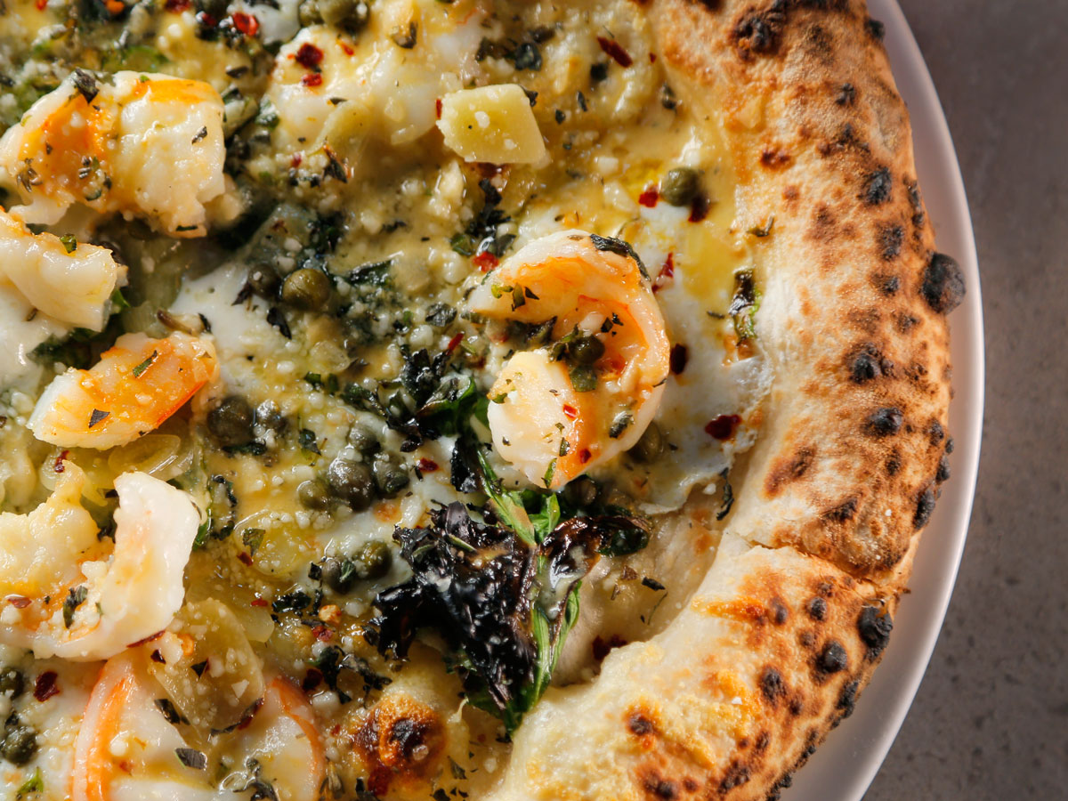 how-to-bake-a-pizza-with-shrimp