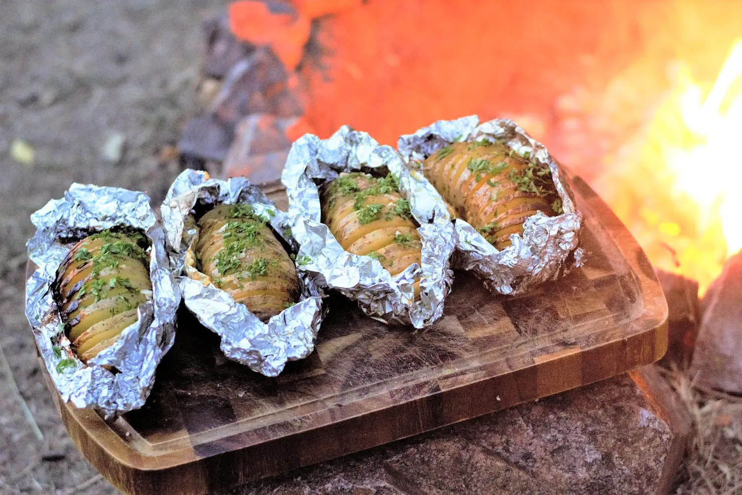 how-to-bake-a-sweet-potato-in-coals