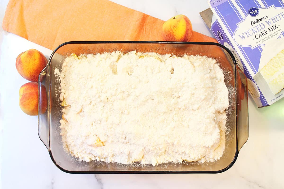 how-to-bake-a-white-cake-with-frozen-fruit-and-sprite