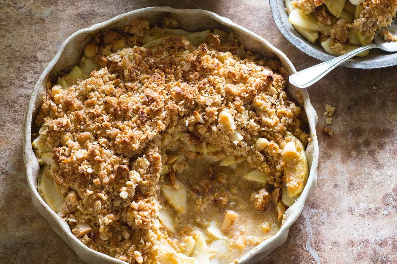 how-to-bake-an-apple-crumble-pie