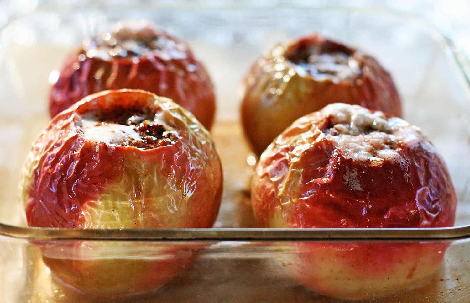 how-to-bake-an-apple-in-the-oven