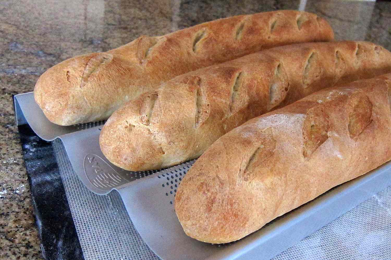 how-to-bake-baguette-with-a-baguette-pan