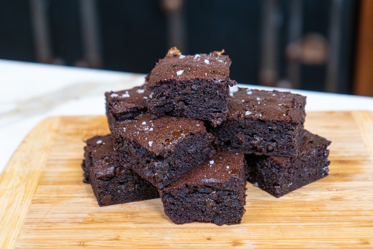 how-to-bake-brownie-mix-brownies-in-an-air-fryer