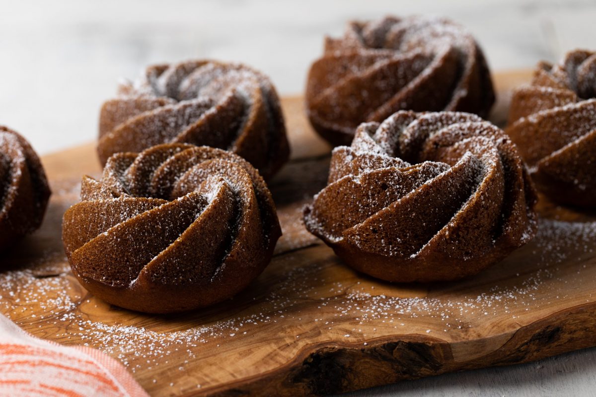 how-to-bake-cake-in-a-small-bundt-pan