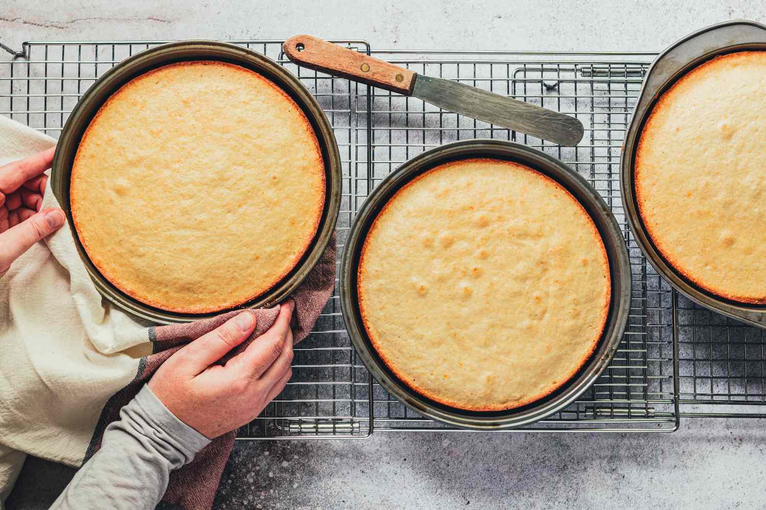 how-to-bake-cake-in-microwave-cake-pans