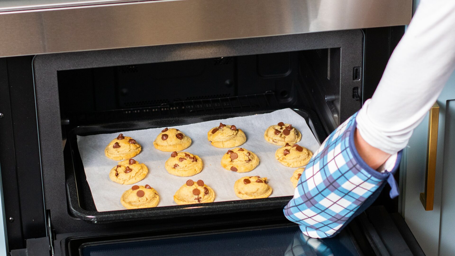 how-to-bake-cookies-in-a-microwave-oven