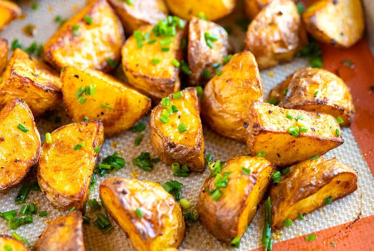 how-to-bake-crispy-roasted-potatoes