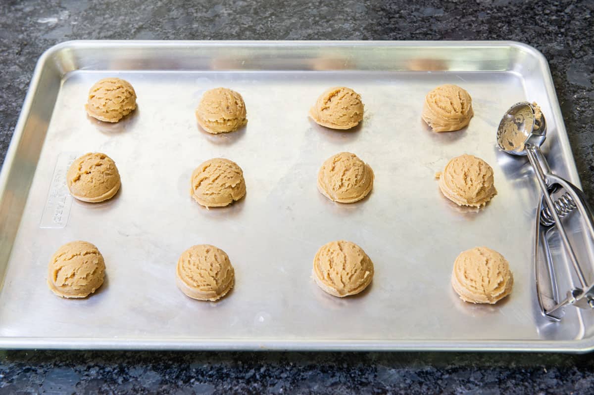 how-to-bake-peanut-butter-cookies-in-a-99-pan