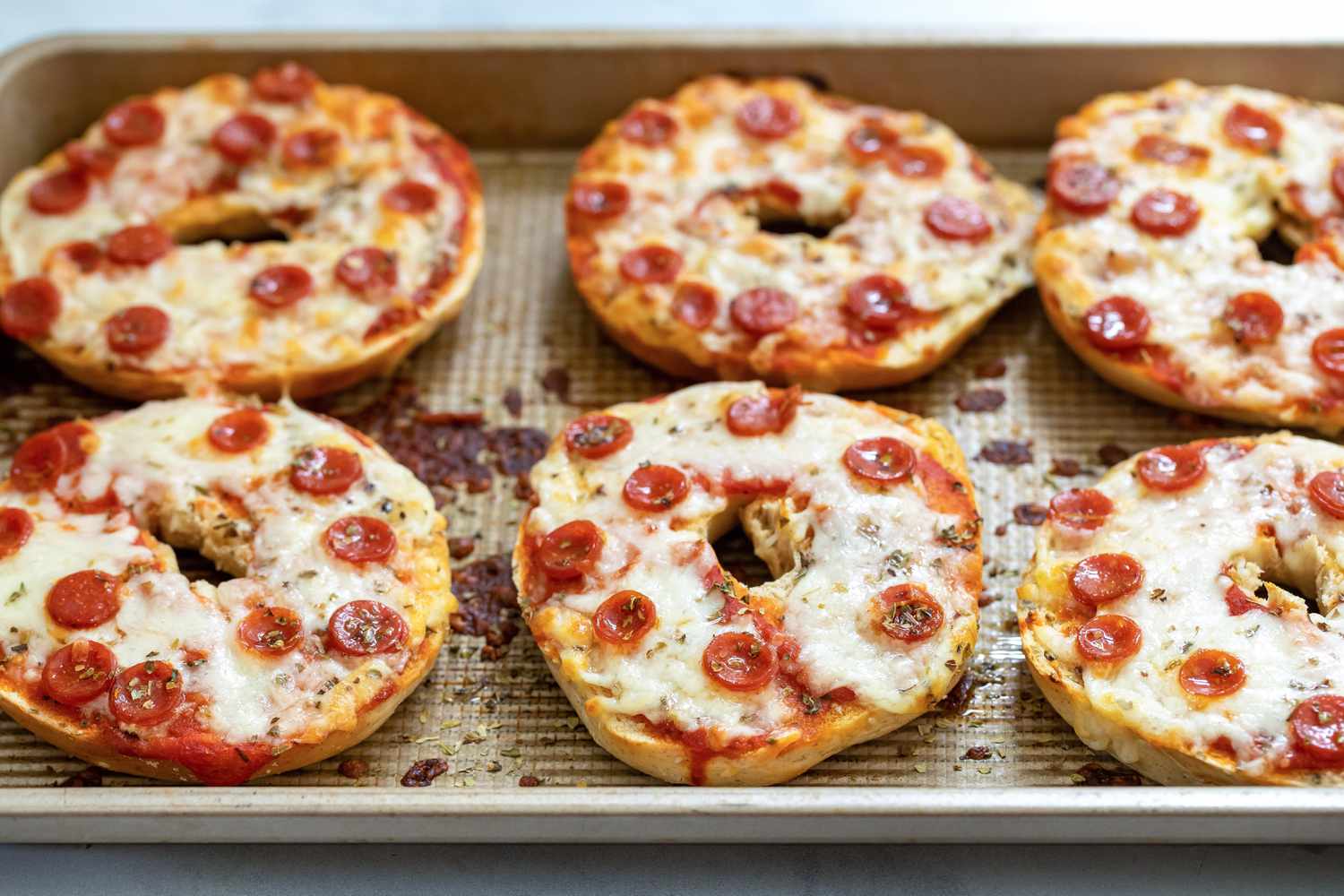 how-to-bake-pizza-bagels-in-the-oven