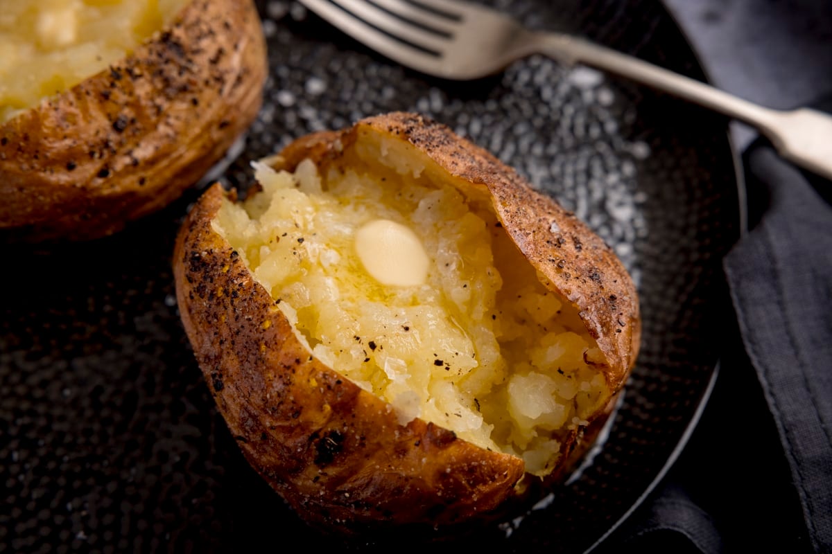 how-to-bake-potatoes-in-an-air-fryer-pro