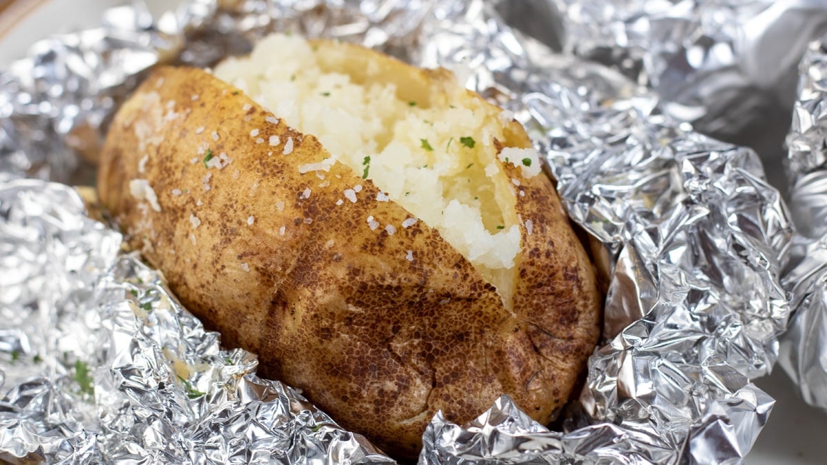 how-to-bake-potatoes-in-the-slow-cooker