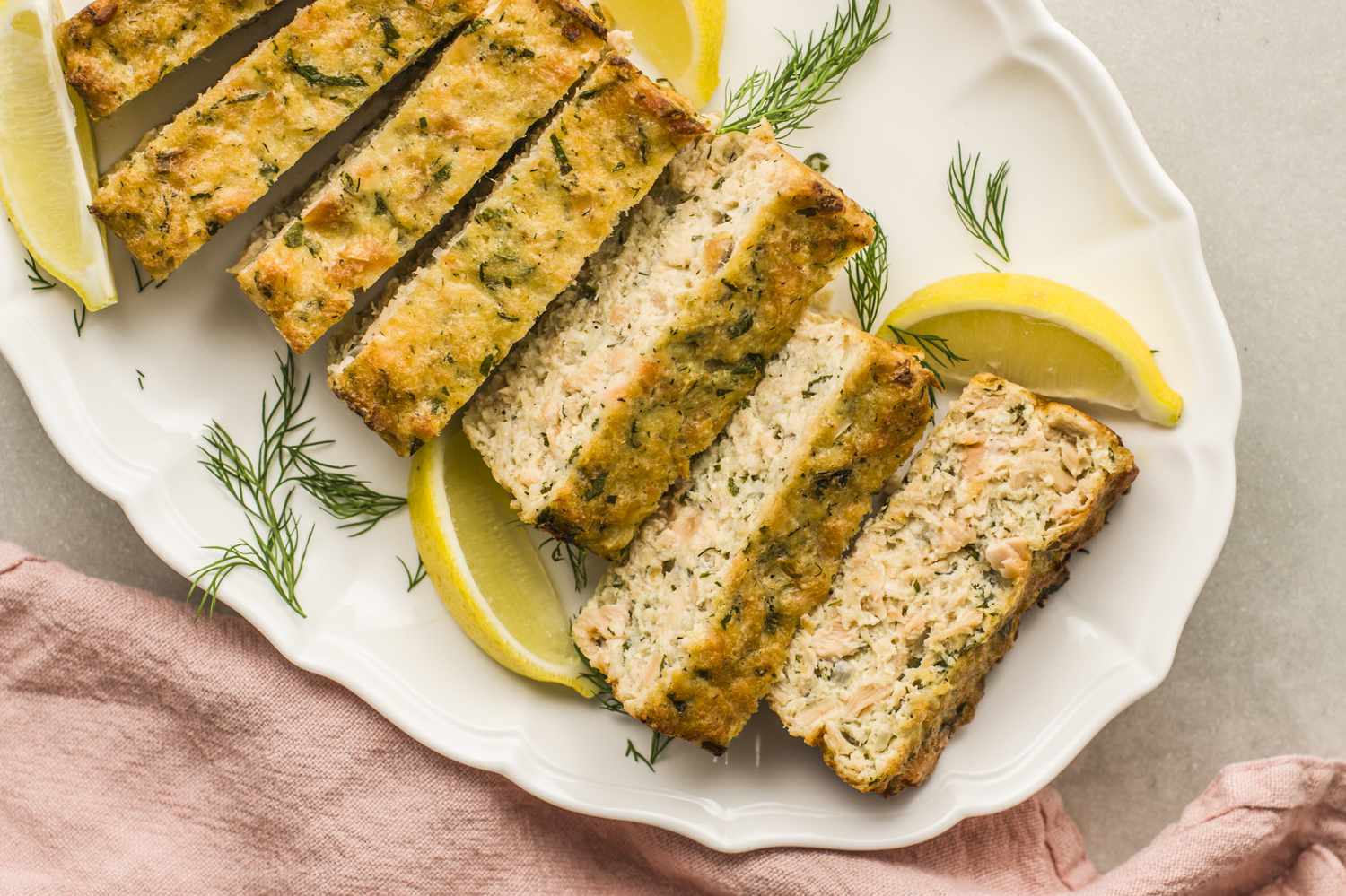 how-to-bake-salmon-in-a-can-to-make-a-loaf
