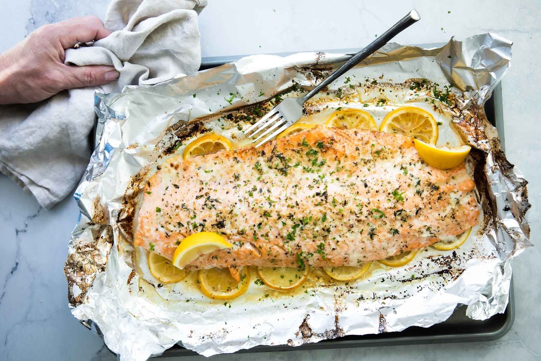 how-to-bake-salmon-with-lemon