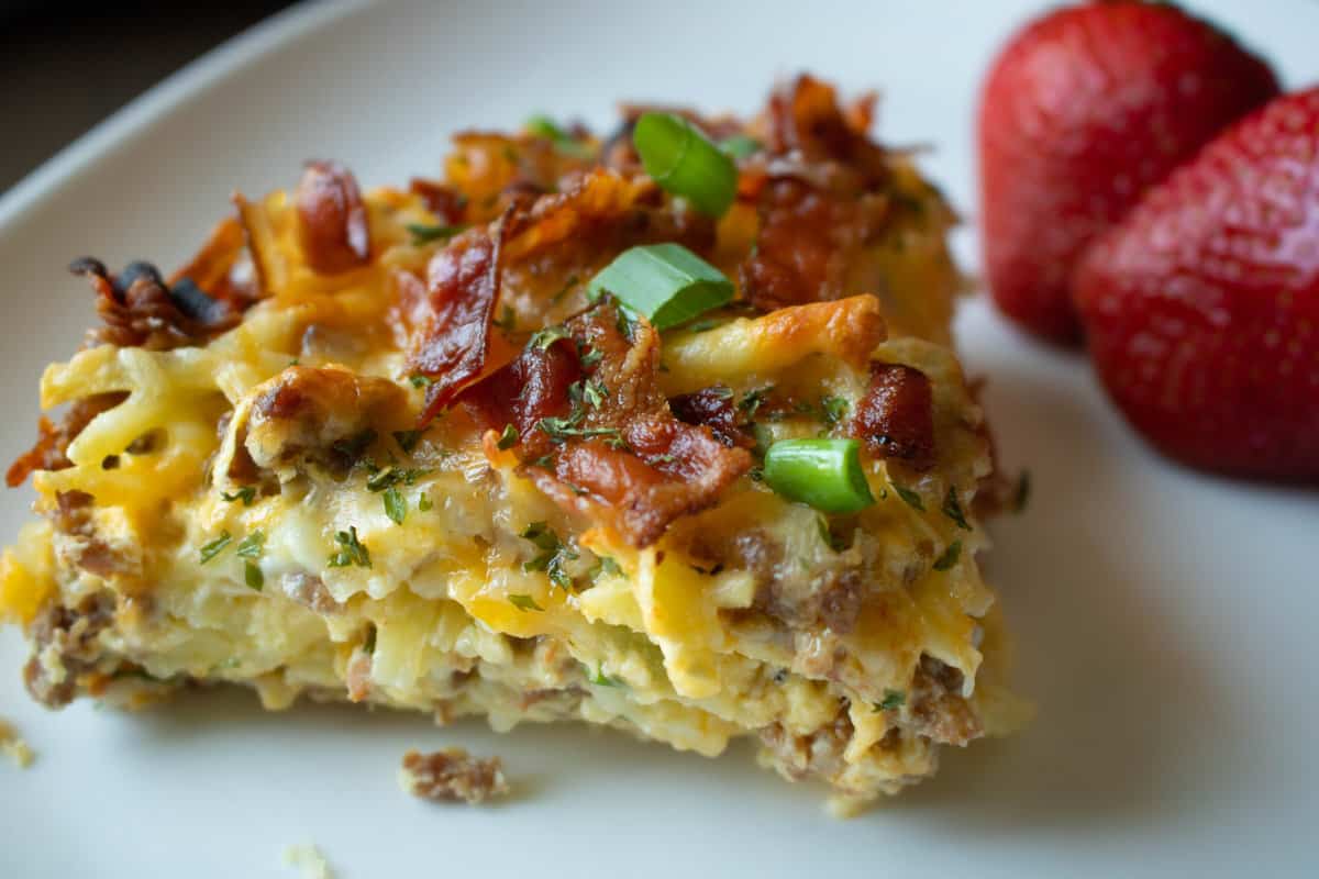 how-to-bake-scrambled-eggs-hashbrowns-and-sausage-in-the-oven-in-a-round-casserole-dish