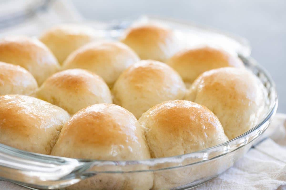 how-to-bake-soft-dinner-rolls