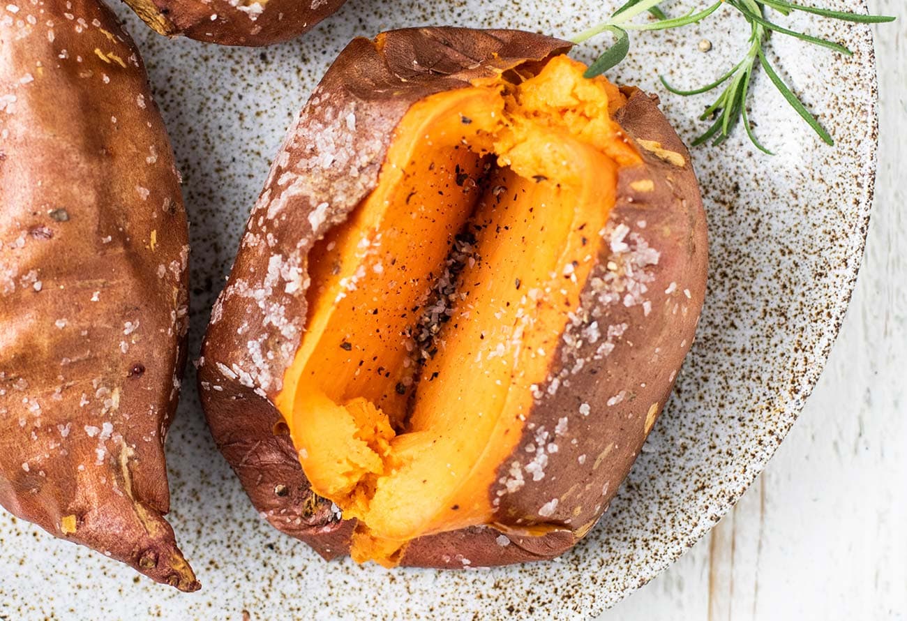 how-to-bake-two-sweet-potatoes-in-the-oven