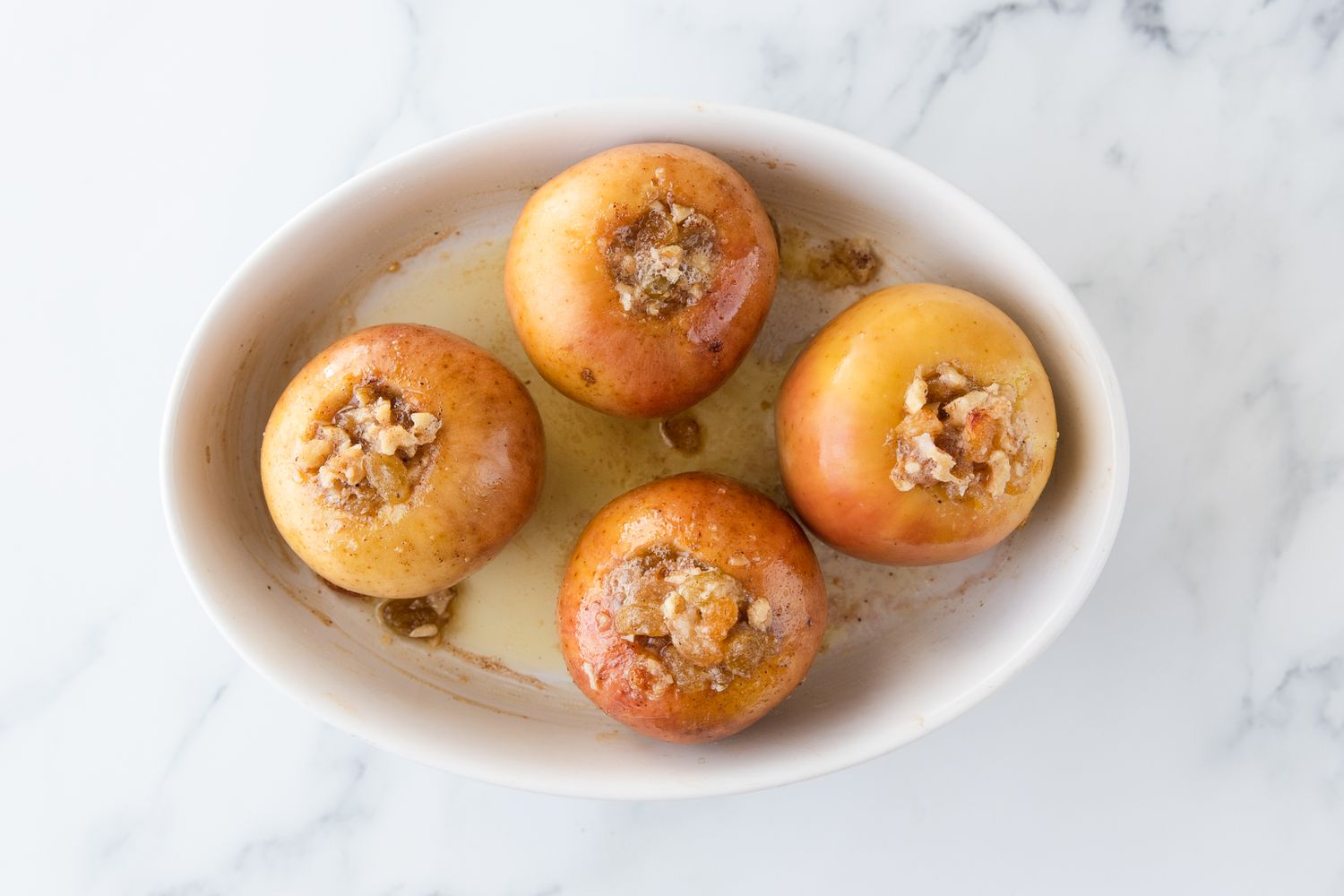 how-to-bake-whole-apples-with-cinnamon