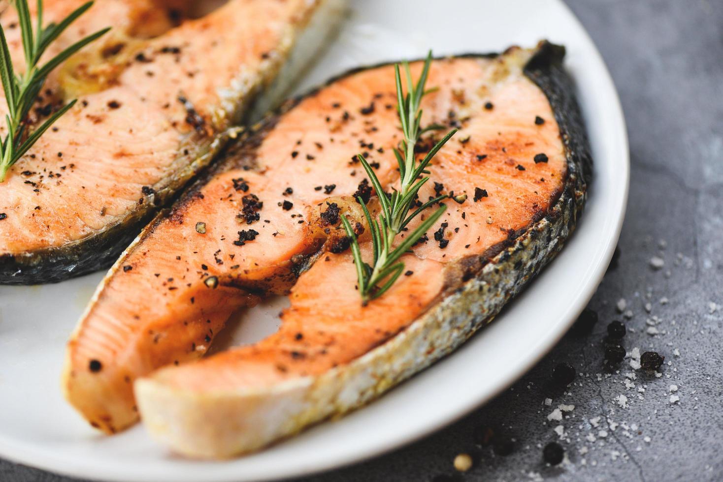 how-to-broil-salmon-steaks-in-oven