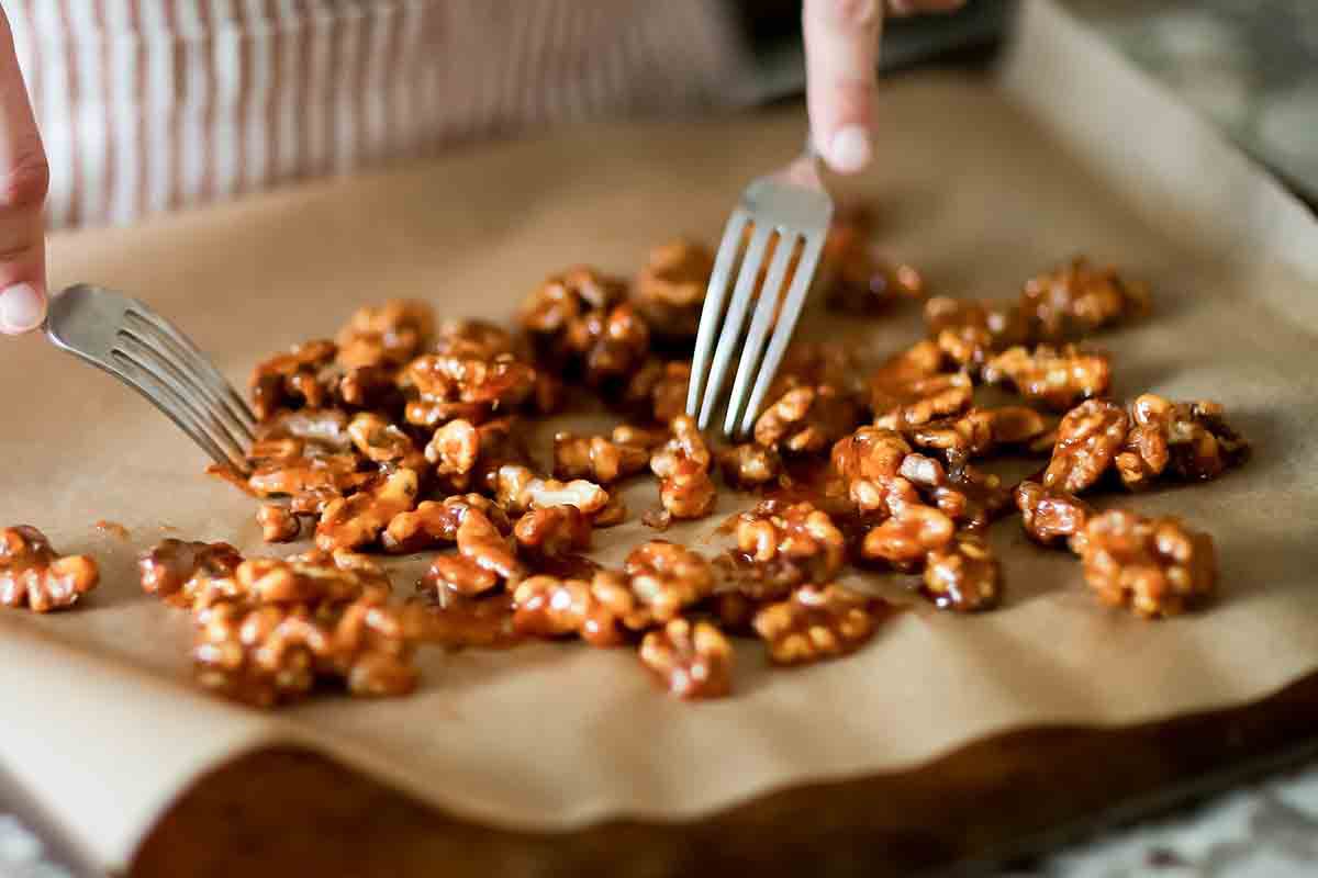 how-to-candy-walnuts