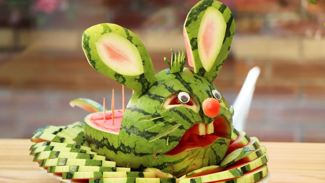 how-to-carve-a-bunny-watermelon