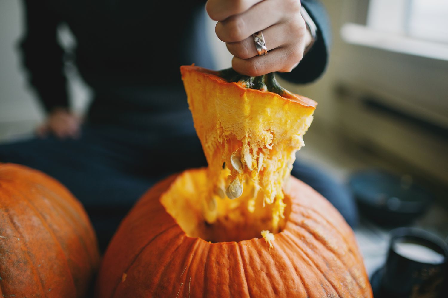 how-to-carve-a-crab-into-a-pumpkins