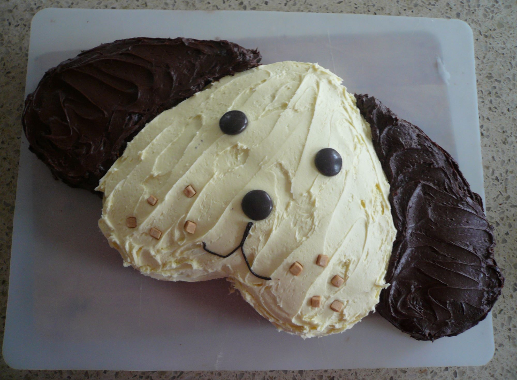 how-to-carve-a-dog-cake-beginner