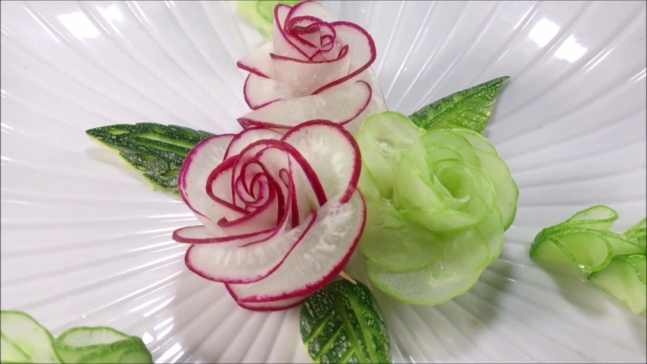 how-to-carve-a-flower-in-a-radish