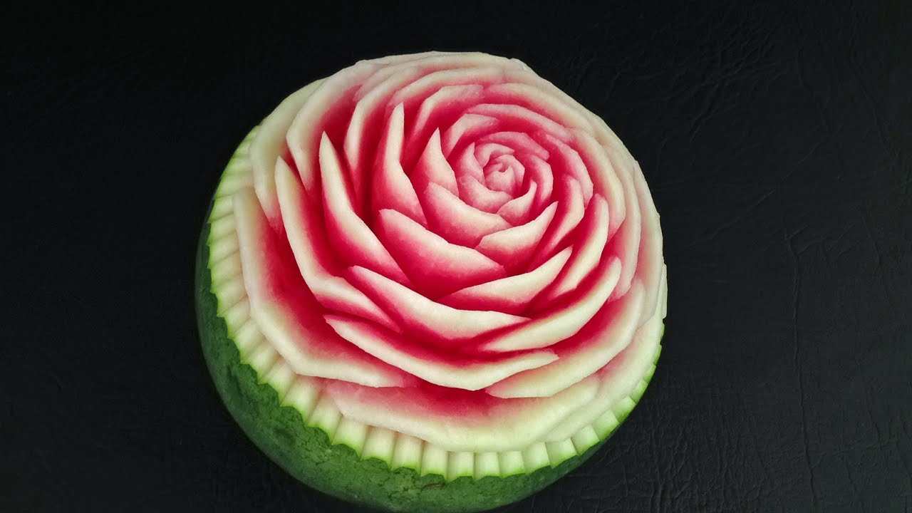 how-to-carve-a-flower-into-a-watermelon