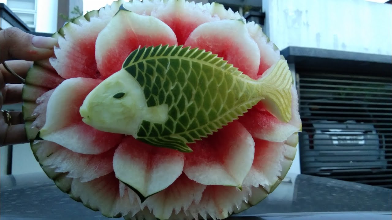 How To Carve A Melon Into A Fish 