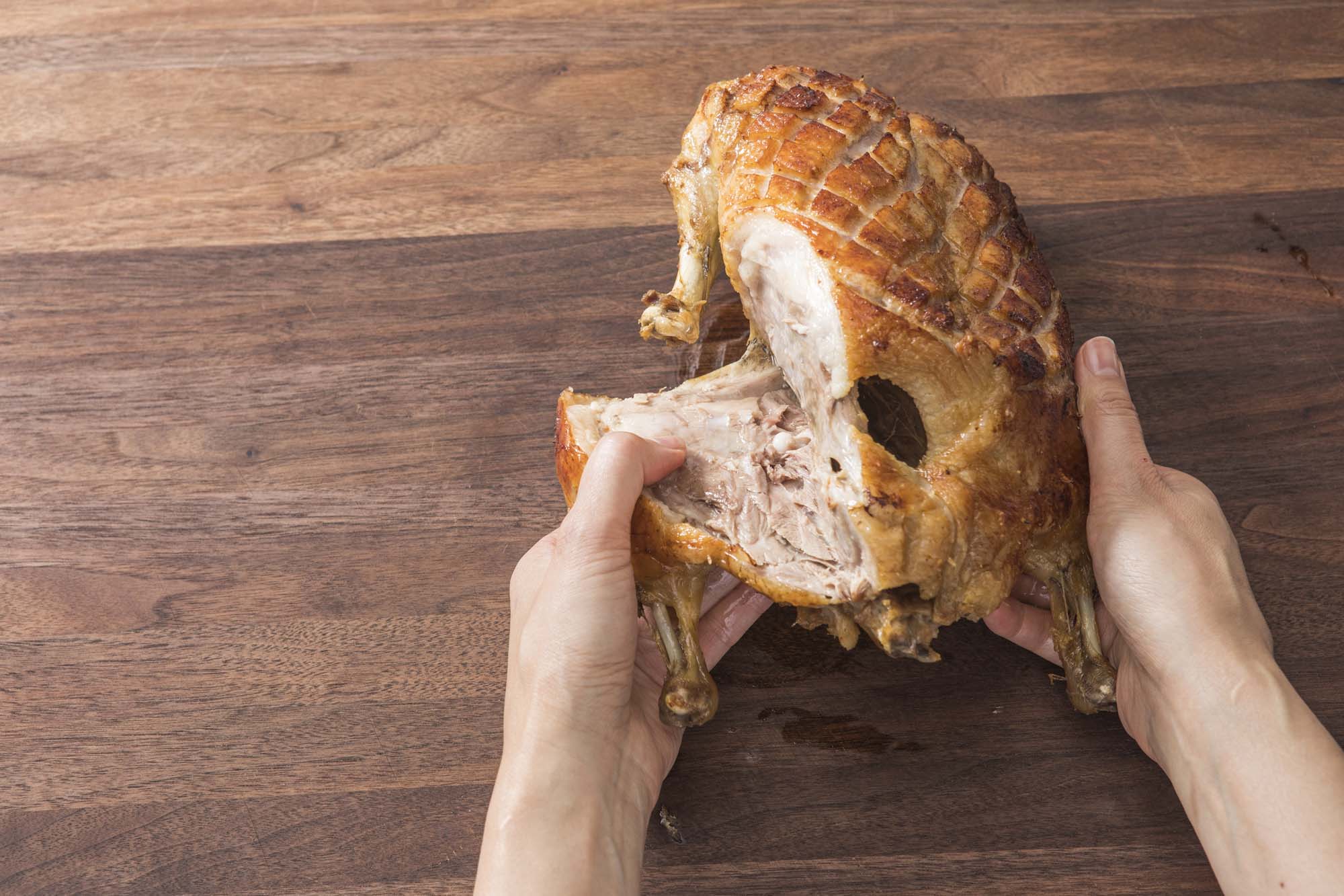 how-to-carve-a-roast-duck