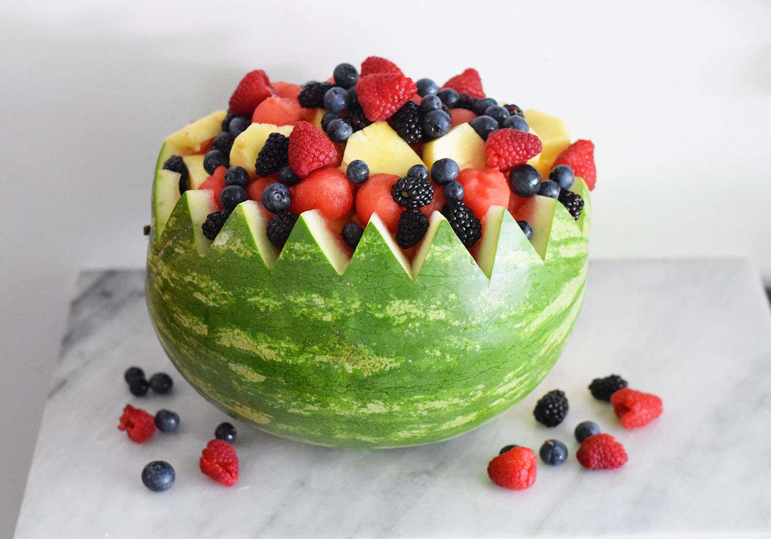 how-to-carve-a-watermelon-fruit-bowl