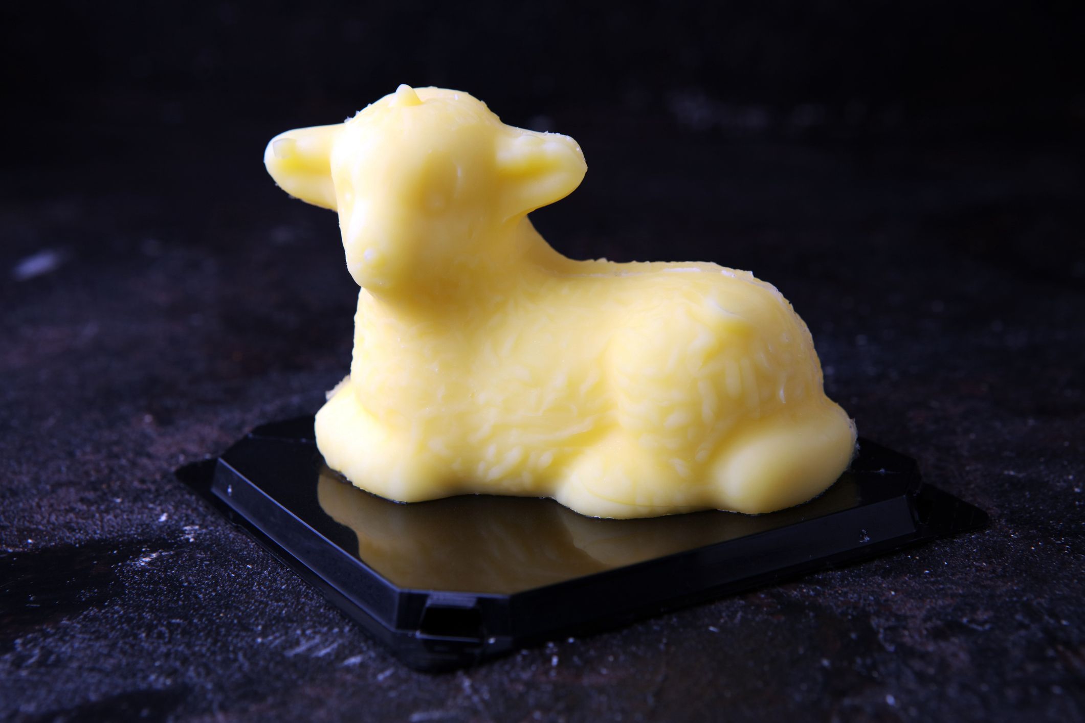 how-to-carve-butter-into-lamb-shape