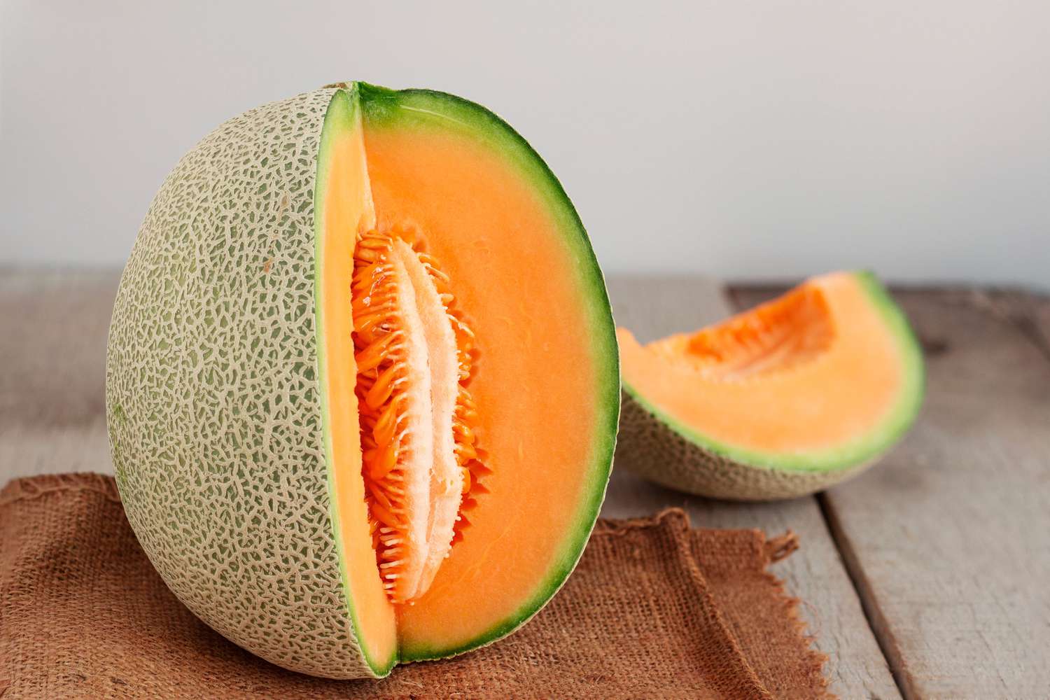 how-to-carve-cantaloupe-melon