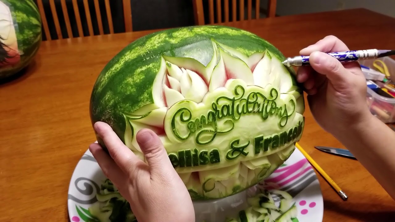 how-to-carve-names-into-watermelon