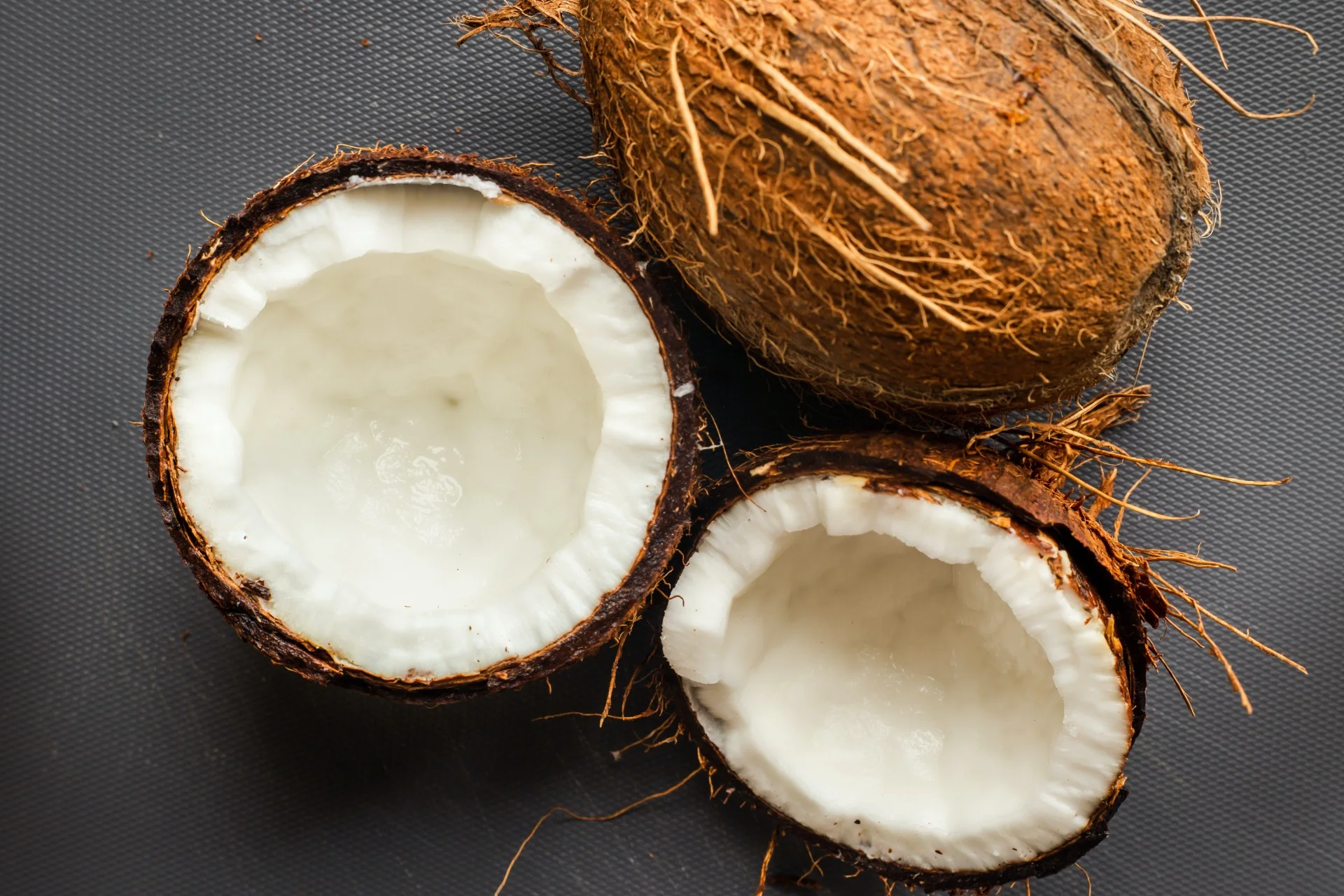how-to-carve-out-a-coconut