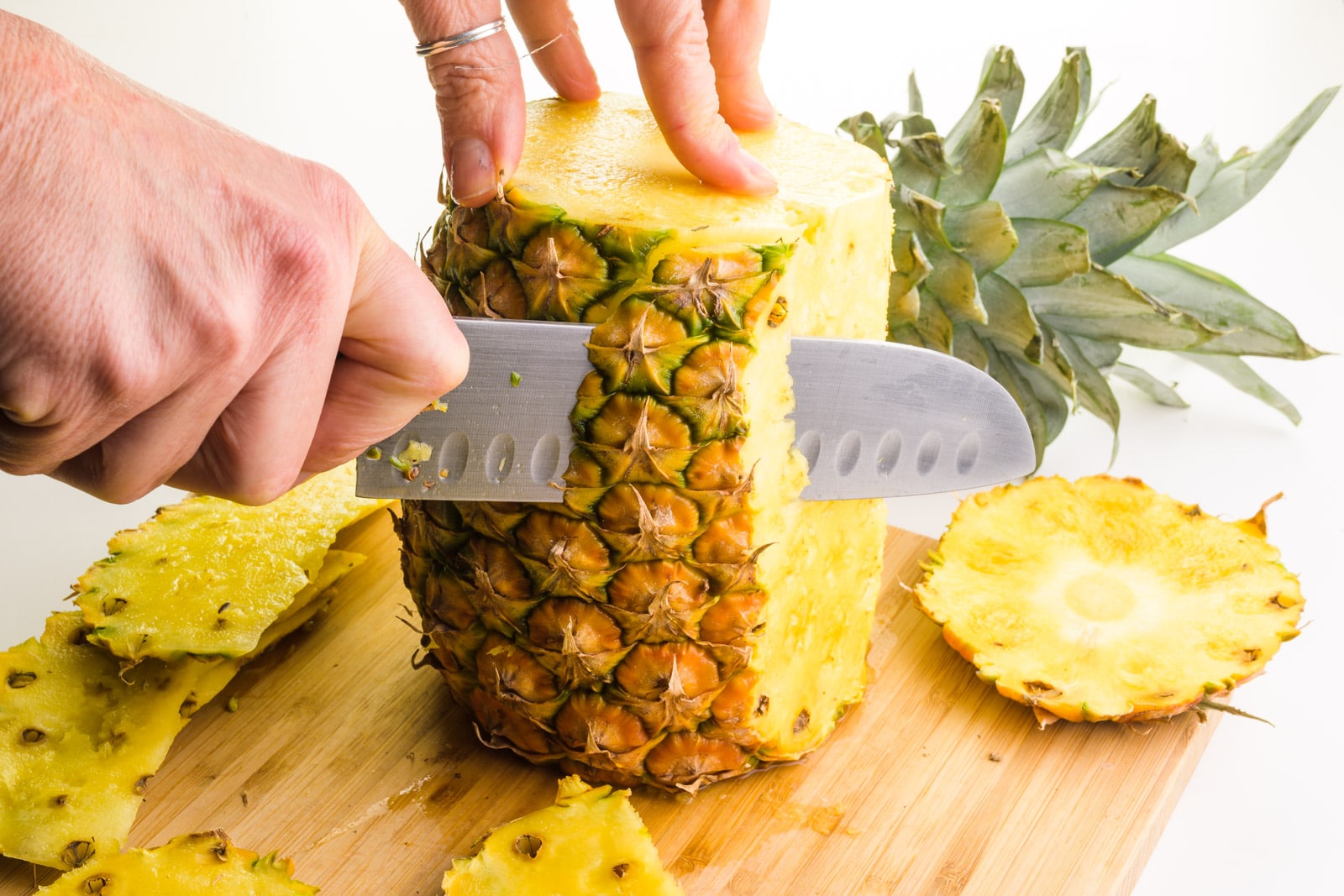 how-to-carve-pineapple