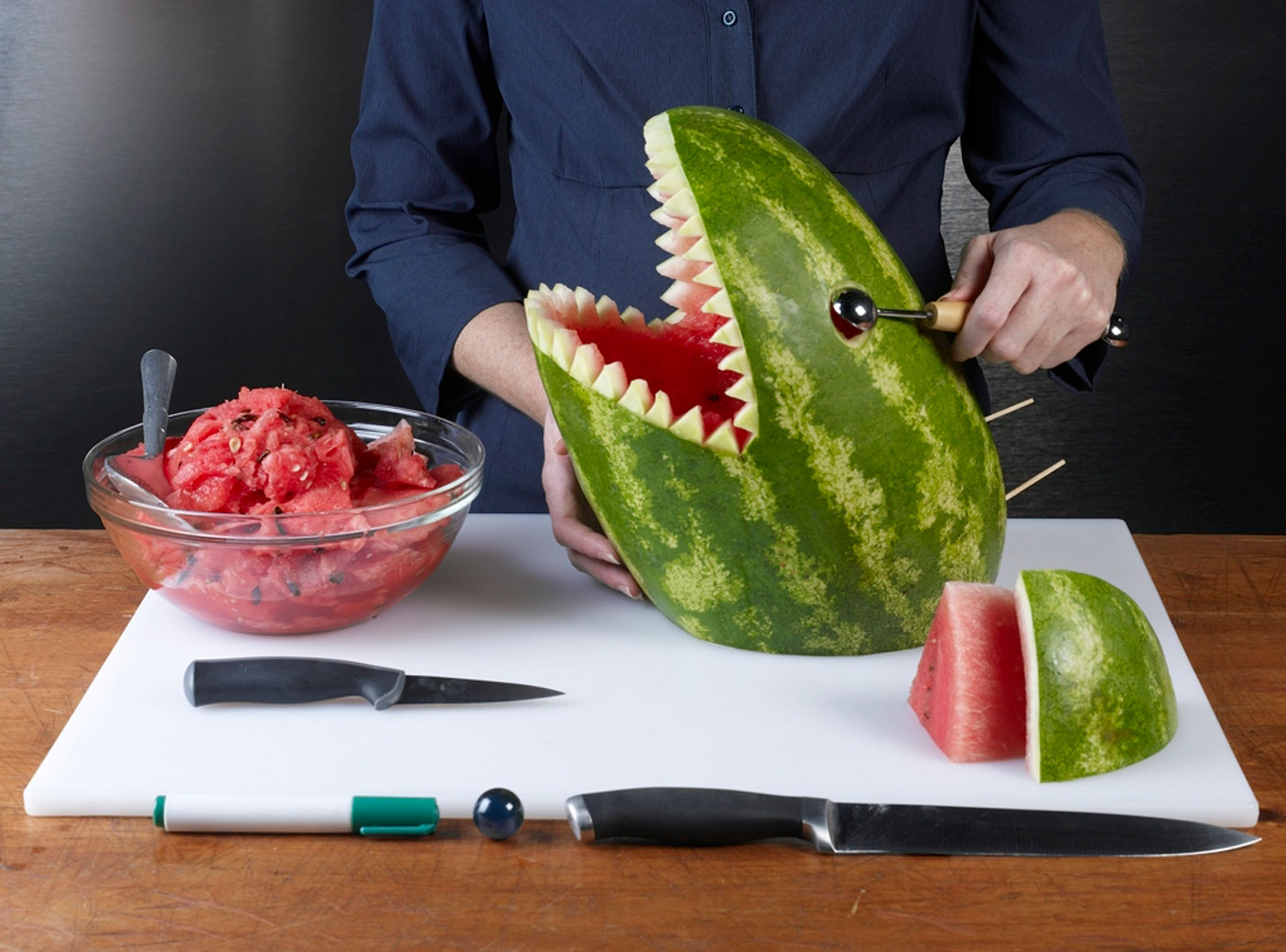 how-to-carve-shark-out-of-a-watermelon