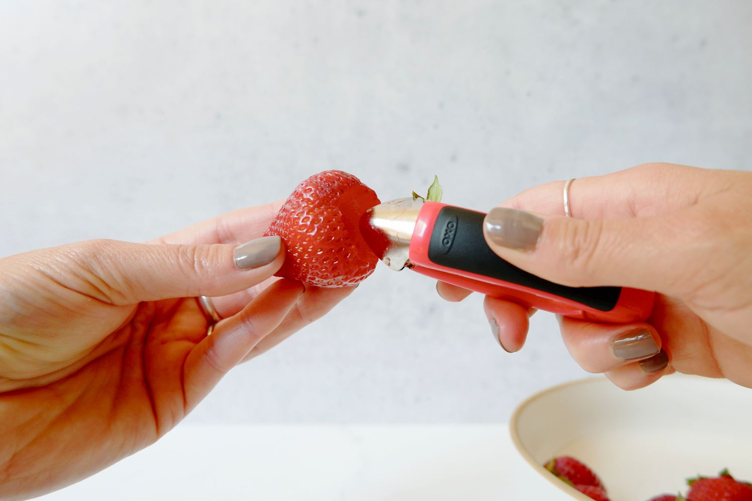 how-to-carve-strawberry