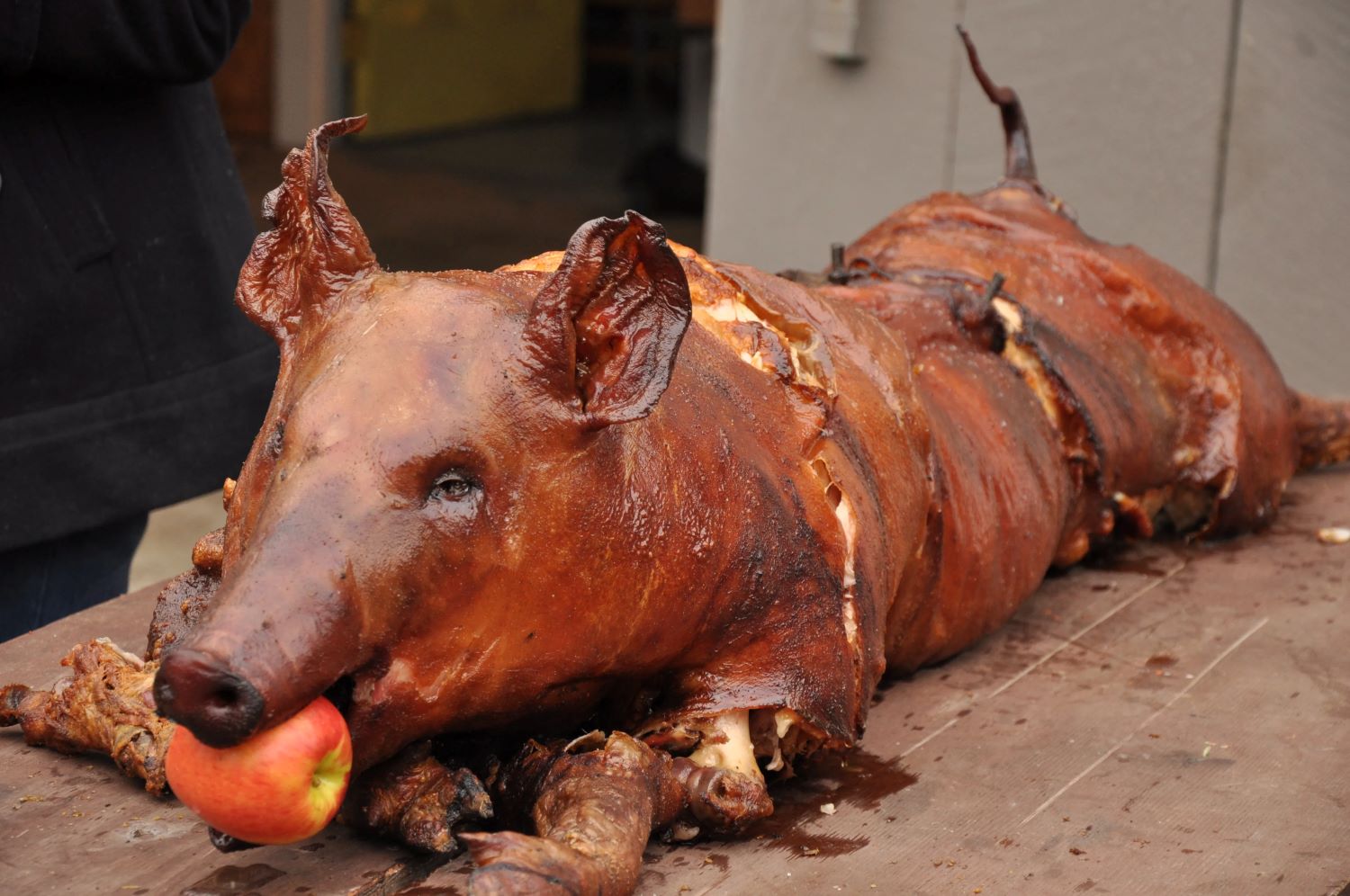 how-to-carve-whole-hog