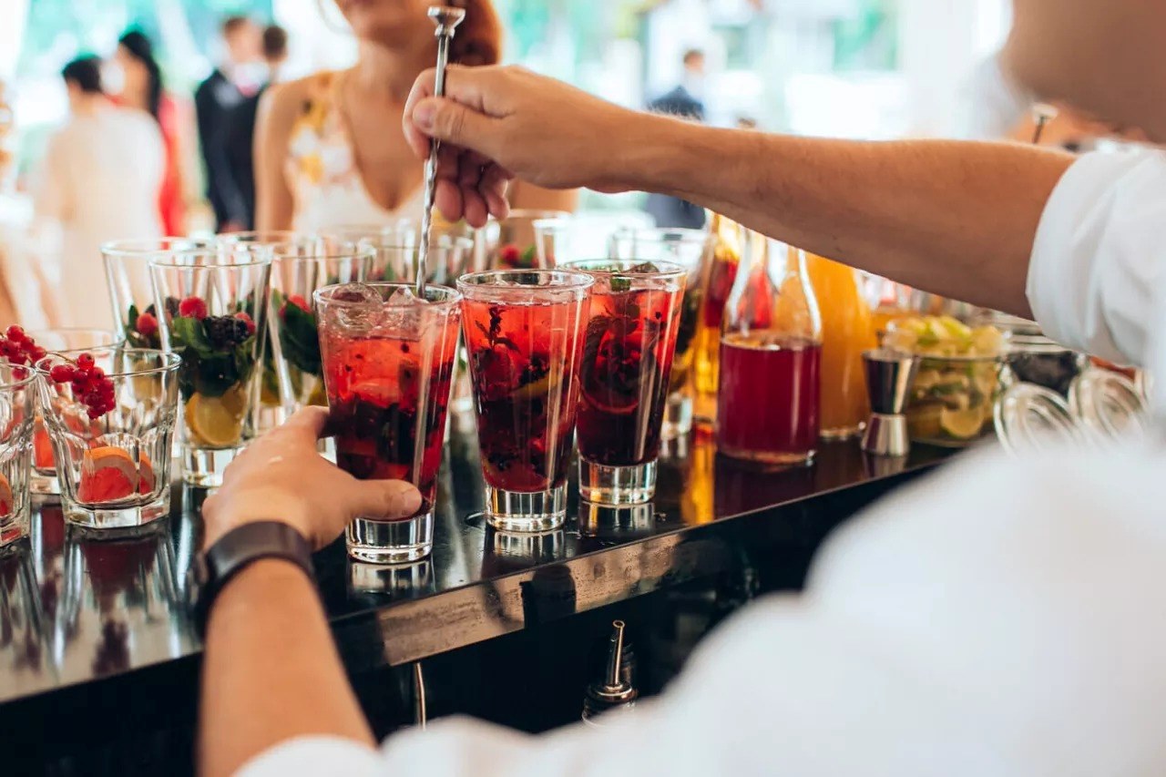 how-to-cater-drinks