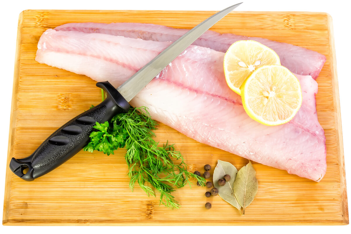 How to Use an Electric Fillet Knife (Boneless Bass Fillets) 
