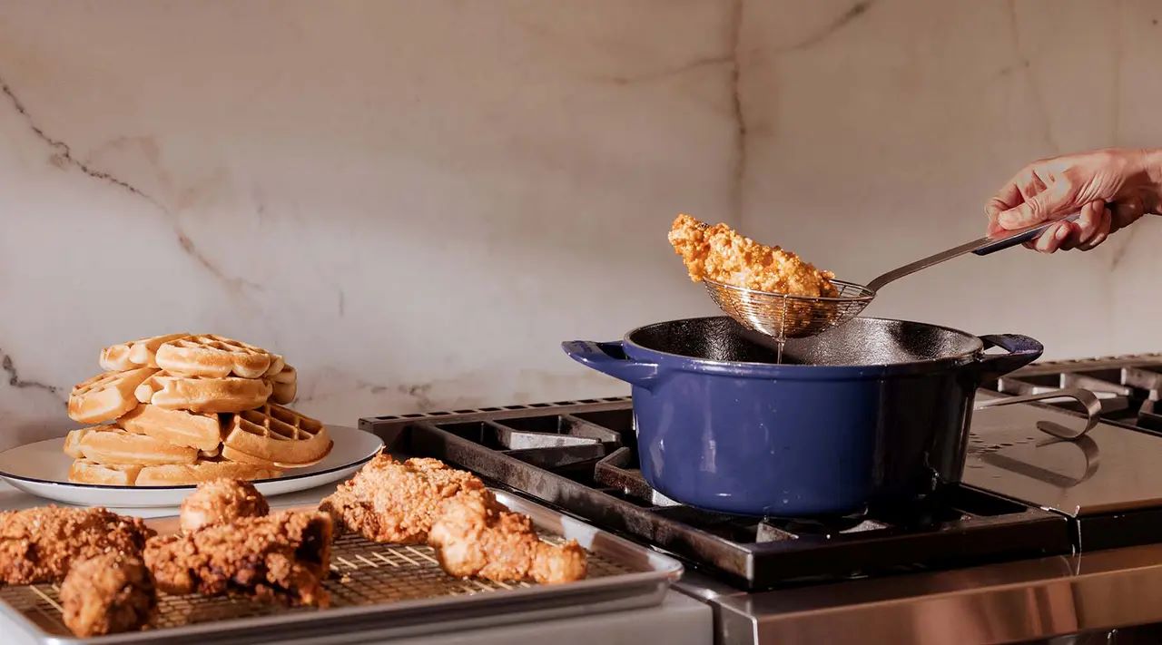 how-to-deep-fry-in-dutch-oven