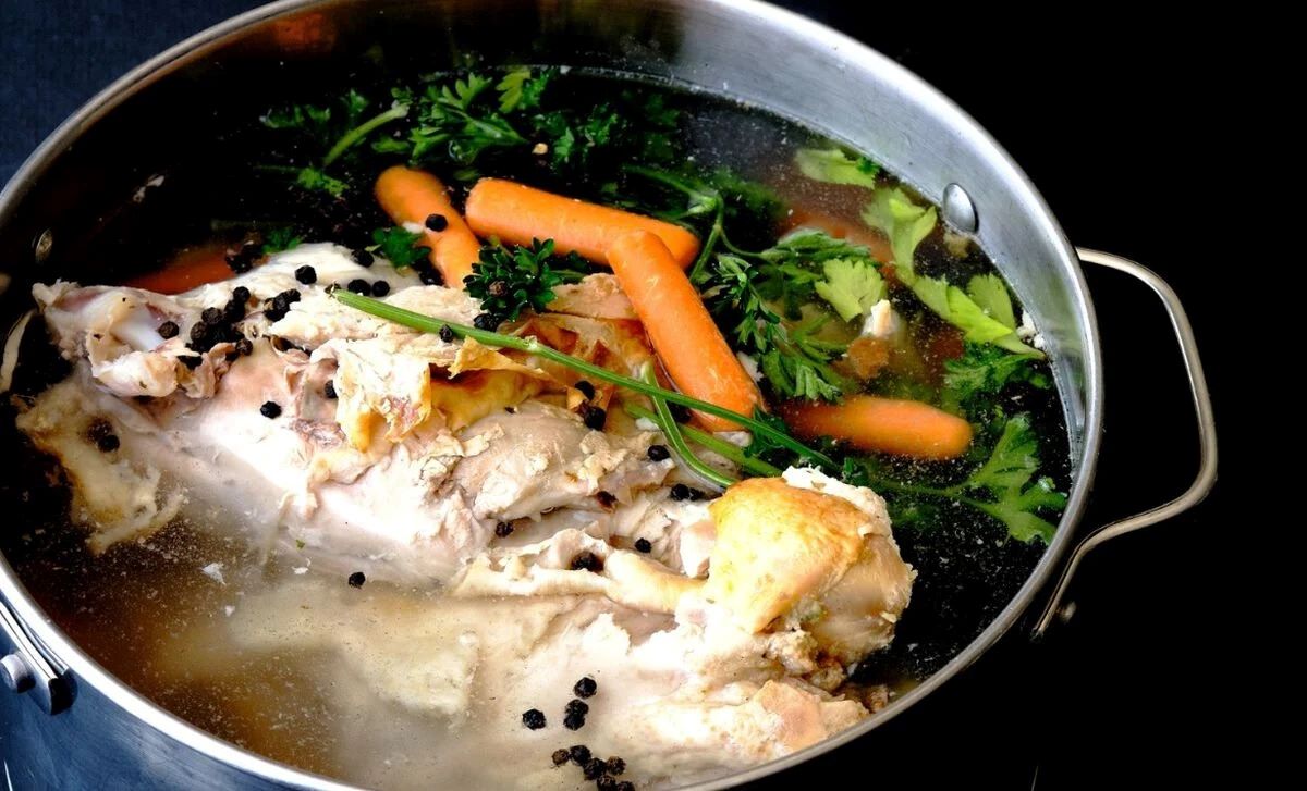 how-to-deglaze-a-pan-with-chicken-stock
