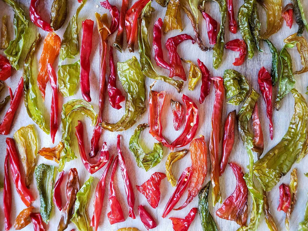 how-to-dehydrate-chili-pepper