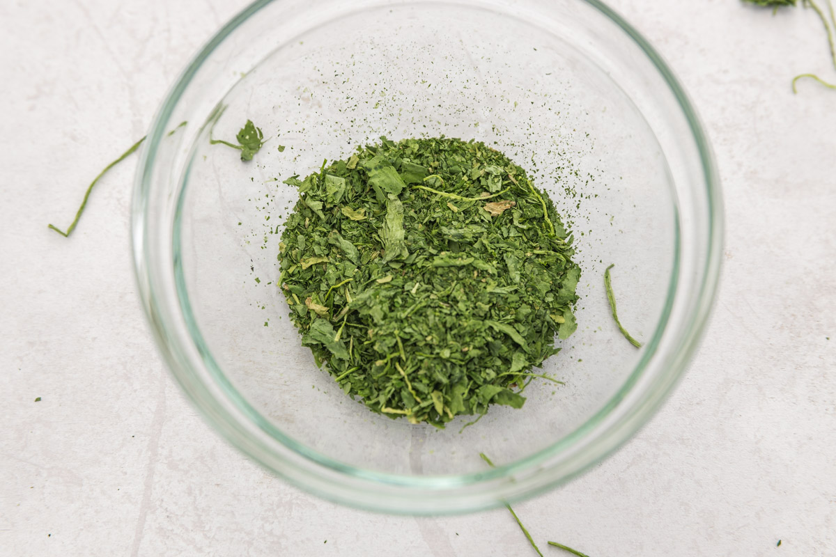 how-to-dehydrate-cilantro-in-an-air-fryer