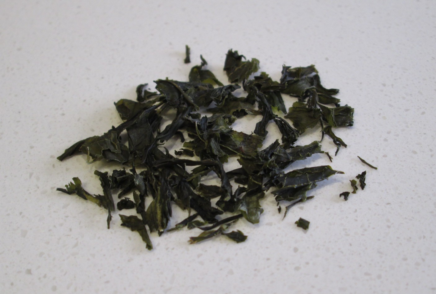 how-to-dehydrate-leaves-for-tea