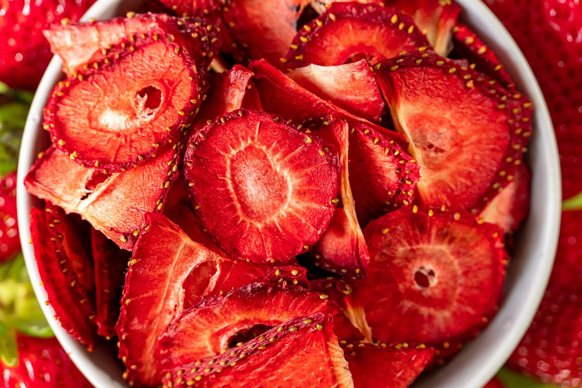 how-to-dehydrate-strawberries-in-a-dehydrator