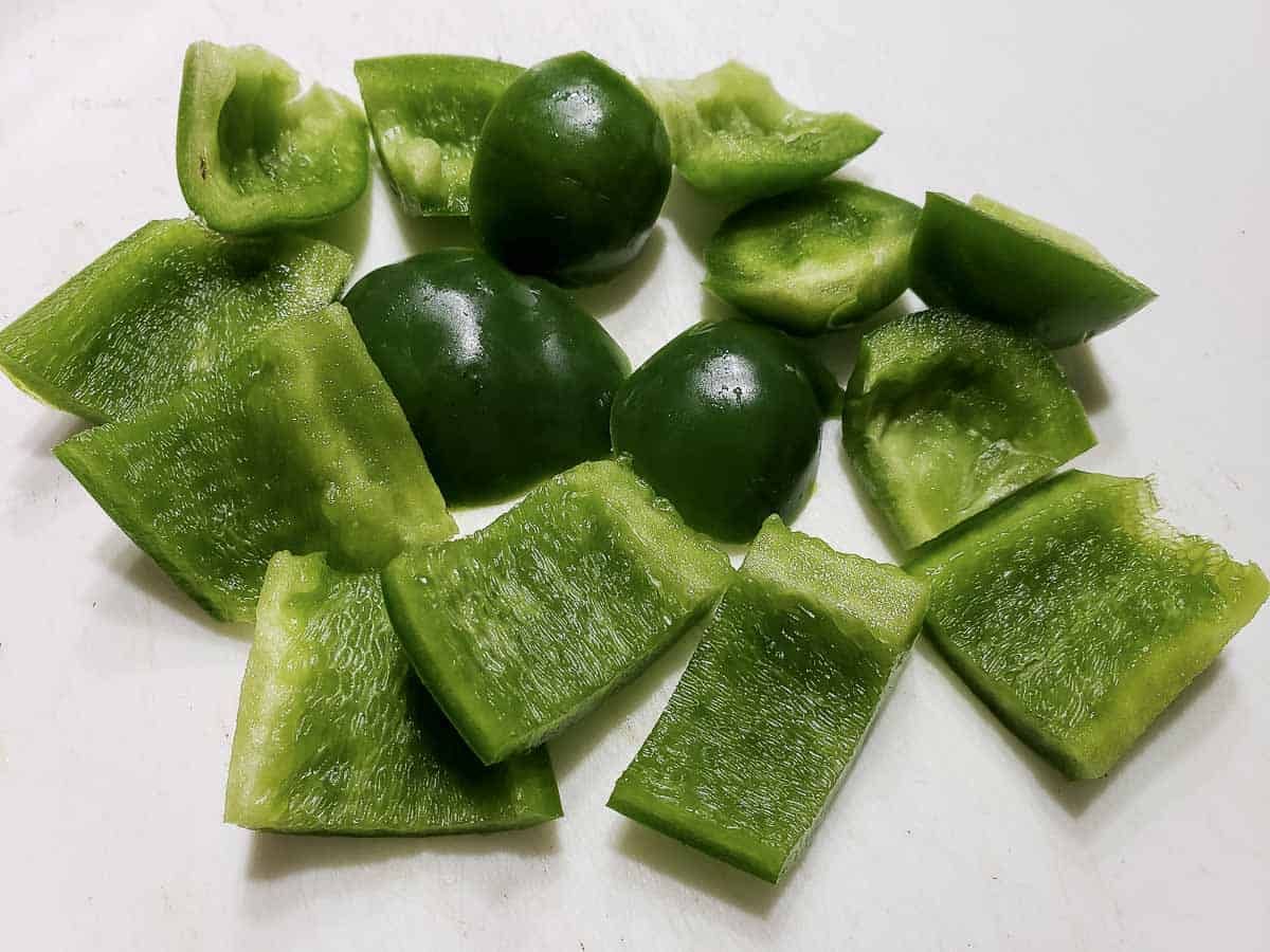 how-to-dice-a-green-pepper